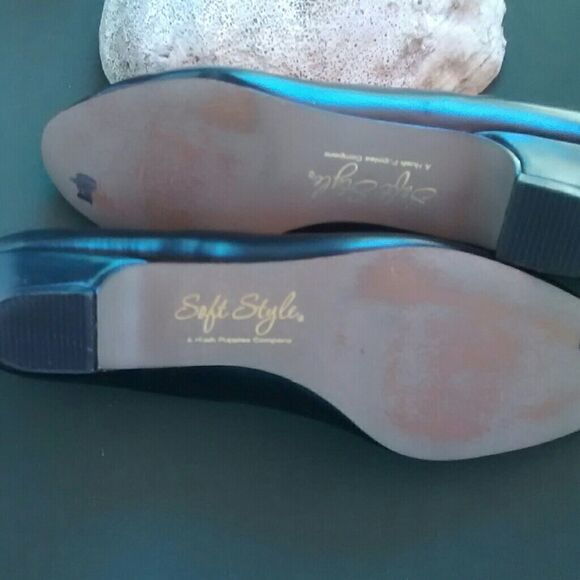 Soft Style by Hush Puppies Low Heels - Picture 7 of 8